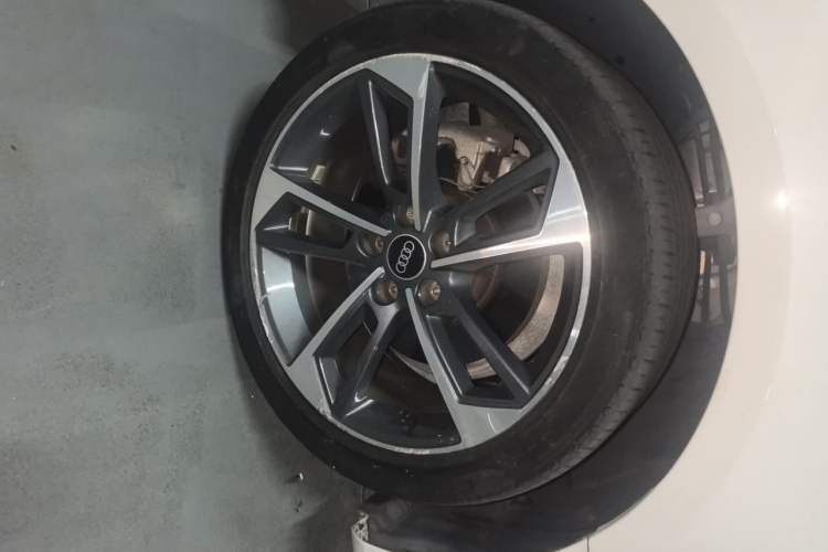 Used Audi A4L 2022 40 TFSI Fashion Dynamic Model Right Front Wheel Hub