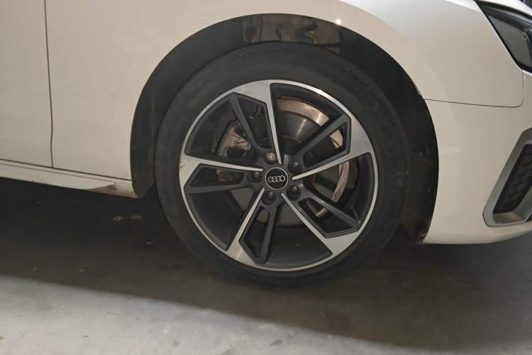 Used Audi A4L 2022 40 TFSI Fashion Dynamic Model Right Front Wheel Hub