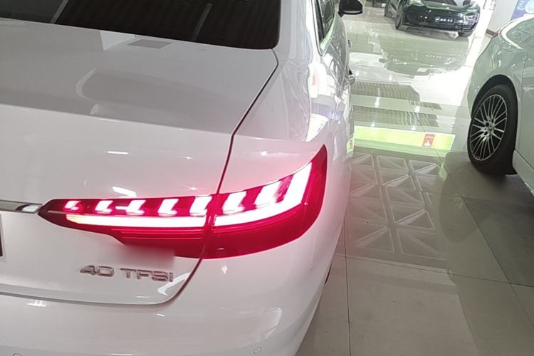 Used Audi A4L 2022 40 TFSI Fashion Dynamic Model Right Rear Taillight