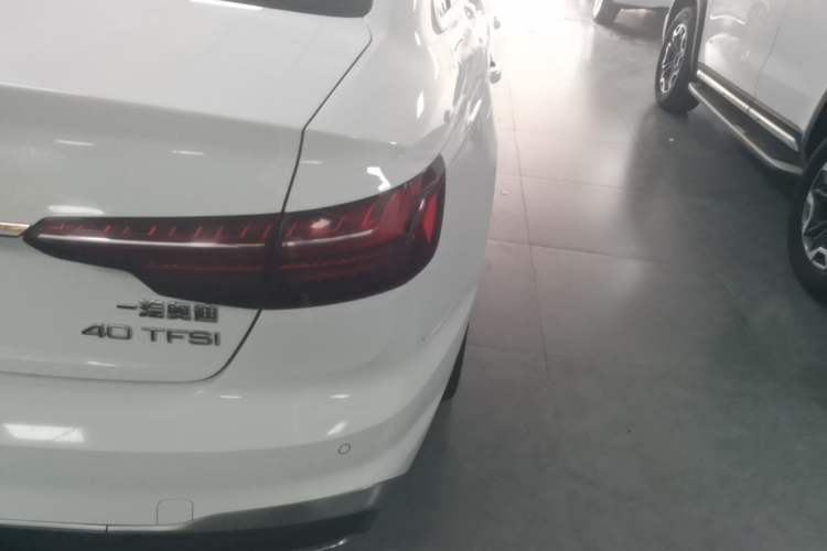 Used Audi A4L 2022 40 TFSI Fashion Dynamic Model Right Rear Taillight