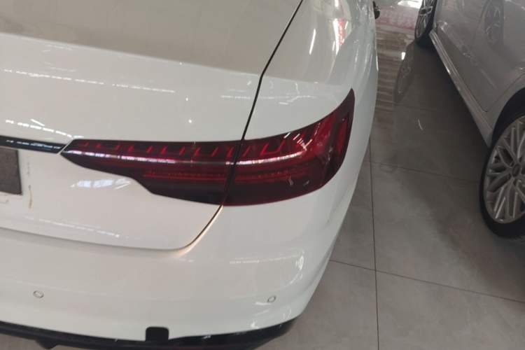 Used Audi A4L 2022 40 TFSI Luxury Dynamic Model Right Rear Taillight