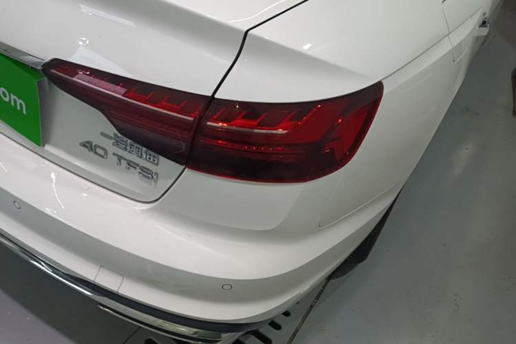 Used Audi A4L 2022 40 TFSI Stylish and Elegant Edition Right Rear Taillight