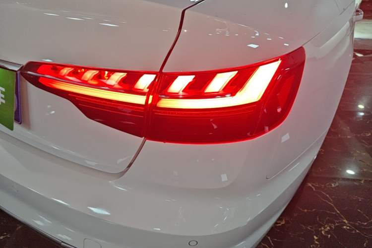 Used Audi A4L 2022 40 TFSI Fashion Dynamic Model Right Rear Taillight