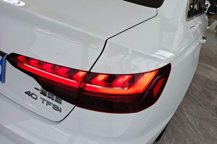 Used Audi A4L 2022 40 TFSI Fashion Dynamic Model Right Rear Taillight