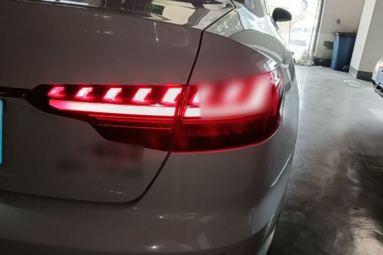 Used Audi A4L 2022 40 TFSI Fashion Dynamic Model Right Rear Taillight