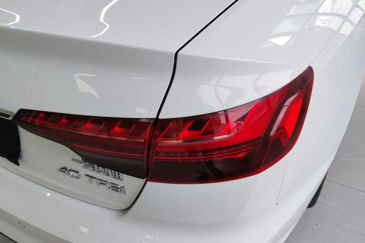 Used Audi A4L 2022 40 TFSI Fashion Dynamic Model Right Rear Taillight