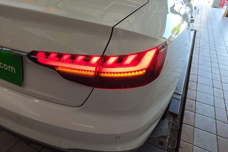 Used Audi A4L 2022 40 TFSI Fashion Dynamic Model Right Rear Taillight