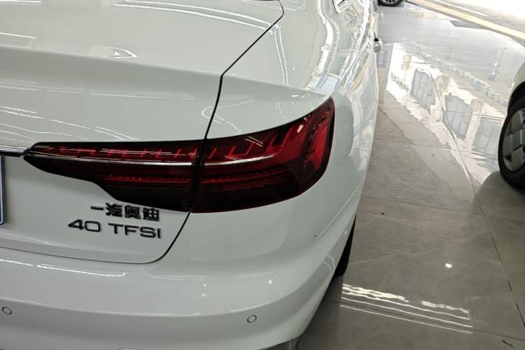Used Audi A4L 2022 40 TFSI Fashion Dynamic Model Right Rear Taillight