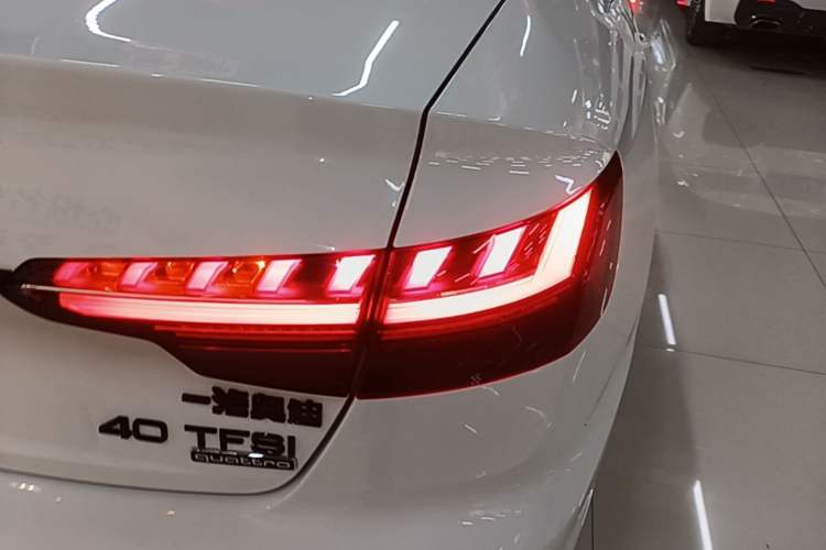 Used Audi A4L 2022 40 TFSI Luxury Dynamic Model Right Rear Taillight