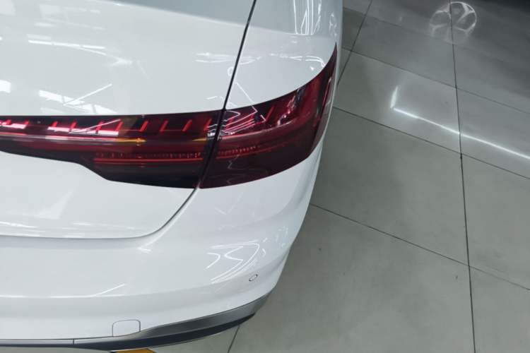 Used Audi A4L 2022 40 TFSI Fashion Dynamic Model Right Rear Taillight