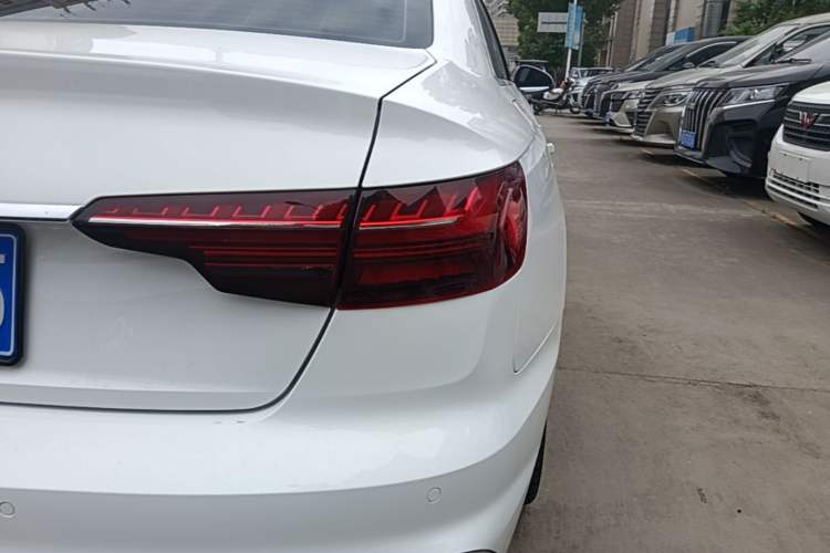 Used Audi A4L 2022 40 TFSI Fashion Dynamic Model Right Rear Taillight