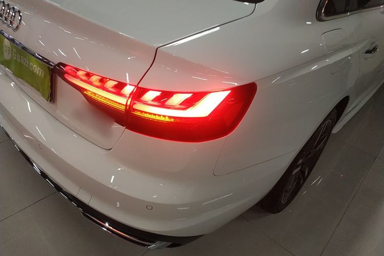 Used Audi A4L 2022 40 TFSI Stylish and Elegant Edition Right Rear Taillight
