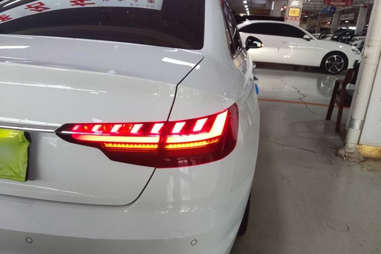 Used Audi A4L 2022 40 TFSI Fashion Dynamic Model Right Rear Taillight