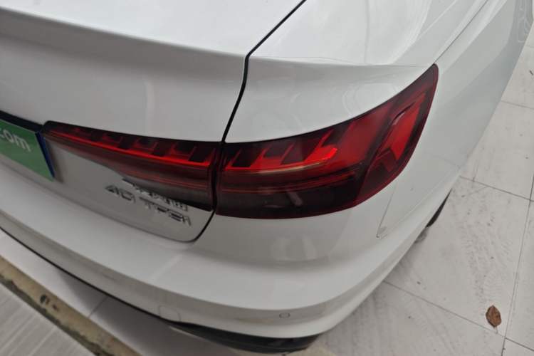 Used Audi A4L 2022 40 TFSI Fashion Dynamic Model Right Rear Taillight