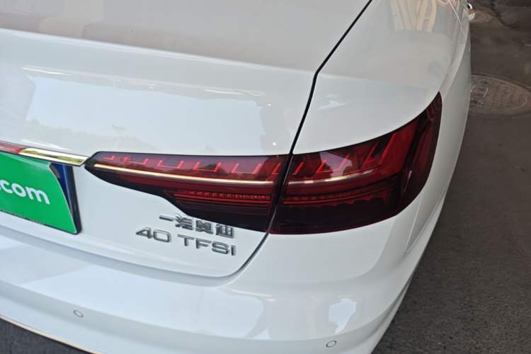 Used Audi A4L 2022 40 TFSI Fashion Dynamic Model Right Rear Taillight