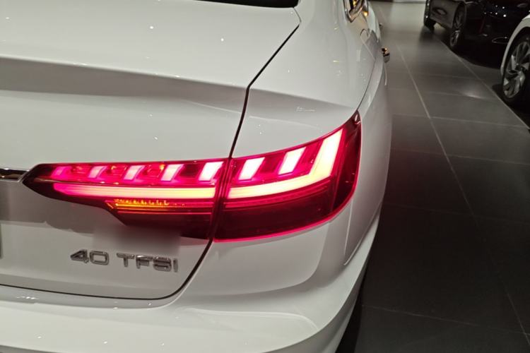 Used Audi A4L 2022 40 TFSI Fashion Dynamic Model Right Rear Taillight
