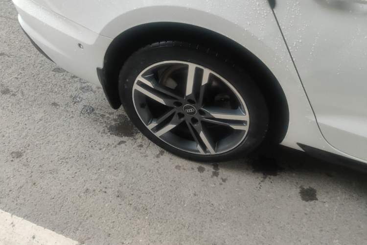 Used Audi A4L 2022 40 TFSI Luxury Dynamic Model Right Rear Wheel Hub