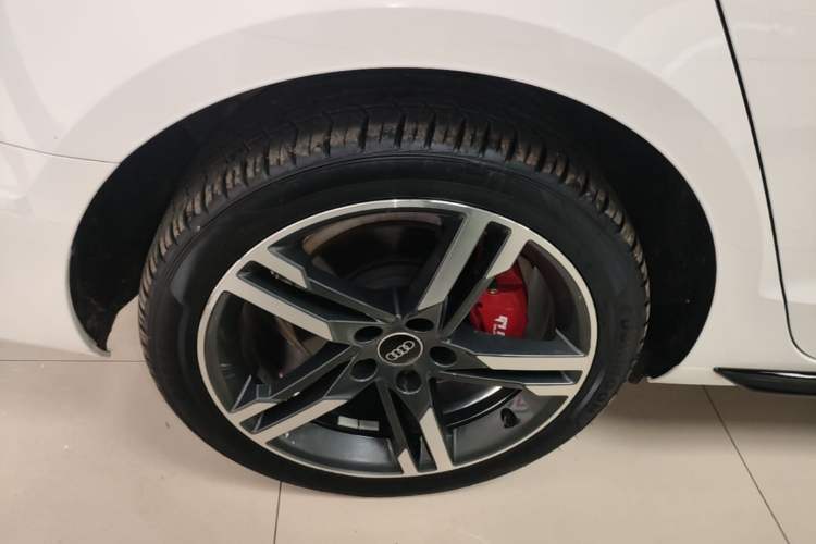 Used Audi A4L 2022 40 TFSI Luxury Dynamic Model Right Rear Wheel Hub