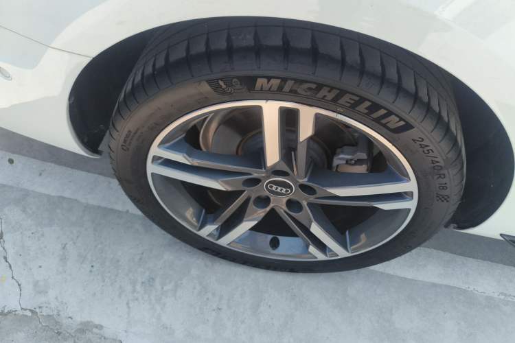 Used Audi A4L 2022 40 TFSI Luxury Dynamic Model Right Rear Wheel Hub