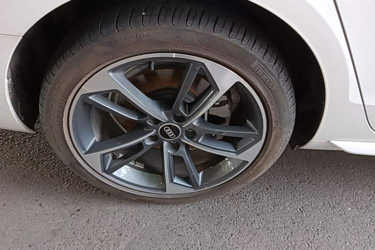 Used Audi A4L 2022 40 TFSI Fashion Dynamic Model Right Rear Wheel Hub