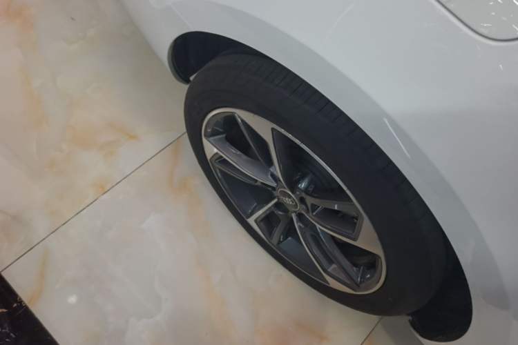 Used Audi A4L 2022 40 TFSI Fashion Dynamic Model Right Rear Wheel Hub