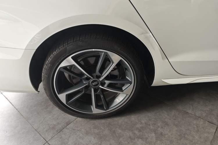 Used Audi A4L 2022 40 TFSI Fashion Dynamic Model Right Rear Wheel Hub