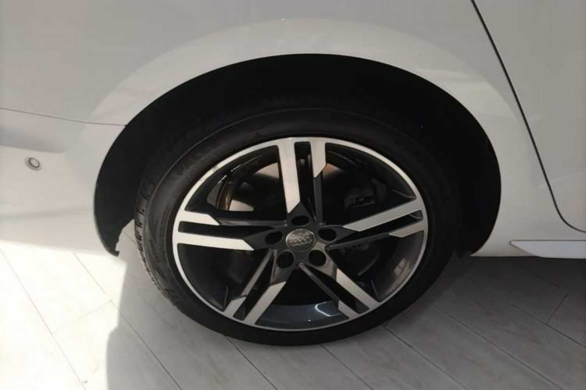 Used Audi A4L 2022 40 TFSI Luxury Dynamic Model Right Rear Wheel Hub