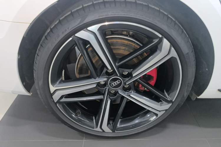 Used Audi A4L 2022 45 TFSI quattro Prestige Dynamic Edition Right Rear Wheel Hub