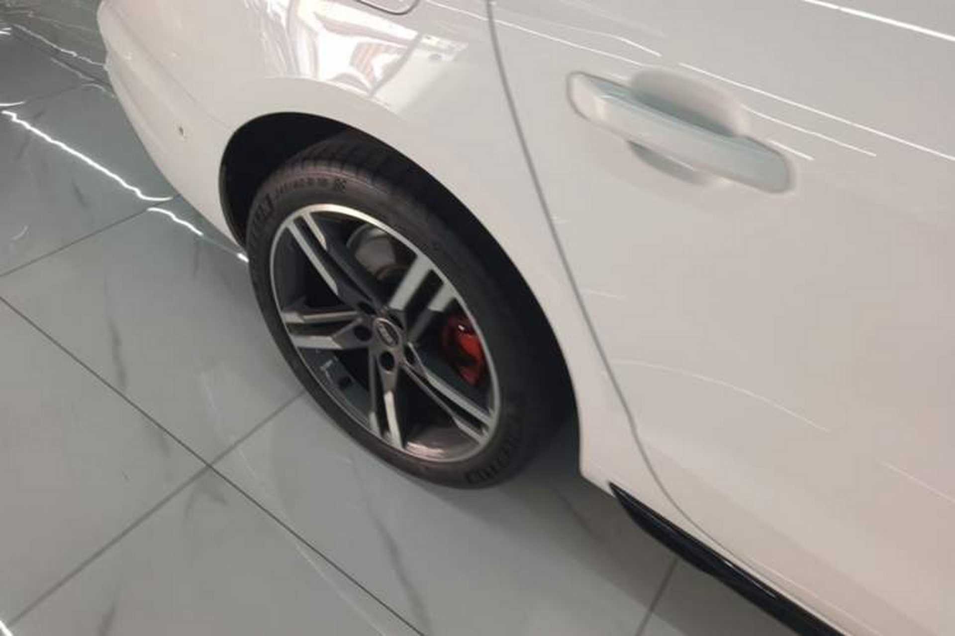 Used Audi A4L 2022 40 TFSI Luxury Dynamic Model Right Rear Wheel Hub