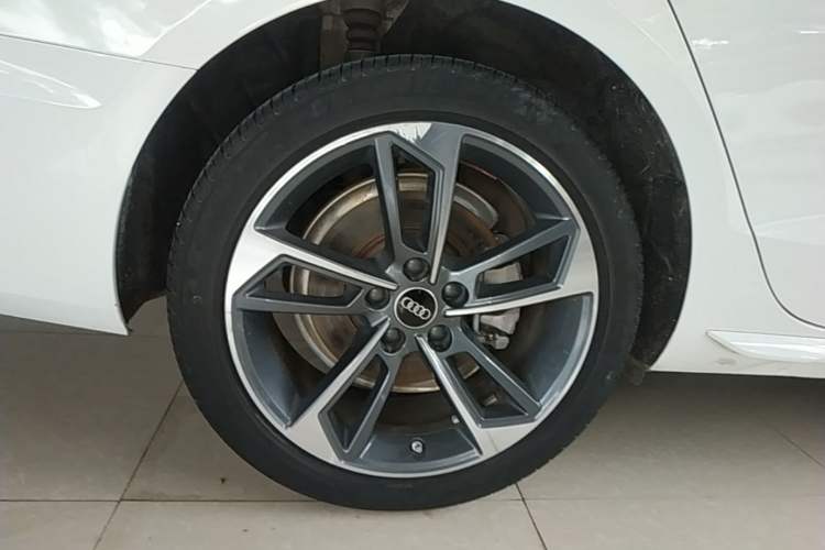 Used Audi A4L 2022 40 TFSI Fashion Dynamic Model Right Rear Wheel Hub