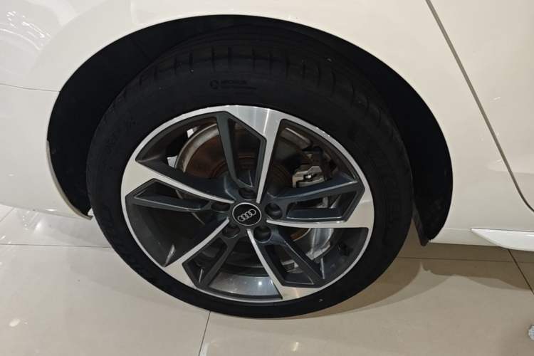 Used Audi A4L 2022 40 TFSI Fashion Dynamic Model Right Rear Wheel Hub