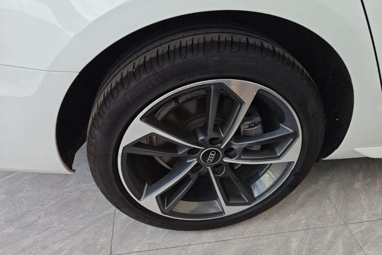 Used Audi A4L 2022 40 TFSI Fashion Dynamic Model Right Rear Wheel Hub