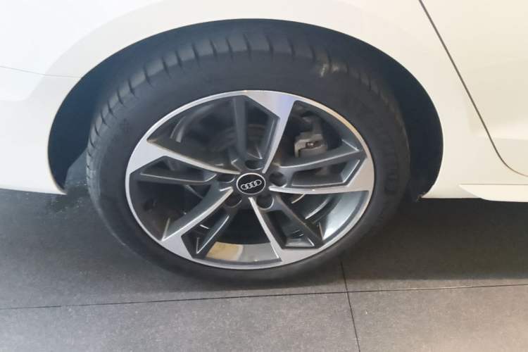 Used Audi A4L 2022 40 TFSI Fashion Dynamic Model Right Rear Wheel Hub