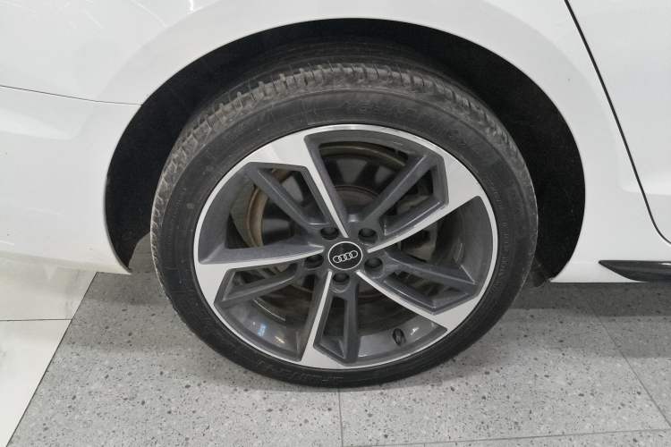 Used Audi A4L 2022 40 TFSI Fashion Dynamic Model Right Rear Wheel Hub