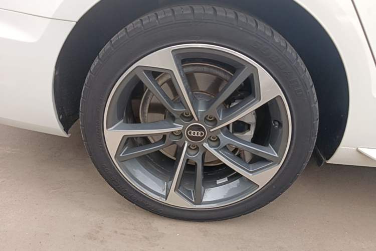 Used Audi A4L 2022 40 TFSI Fashion Dynamic Model Right Rear Wheel Hub