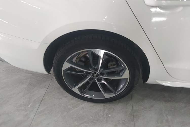Used Audi A4L 2022 40 TFSI Fashion Dynamic Model Right Rear Wheel Hub