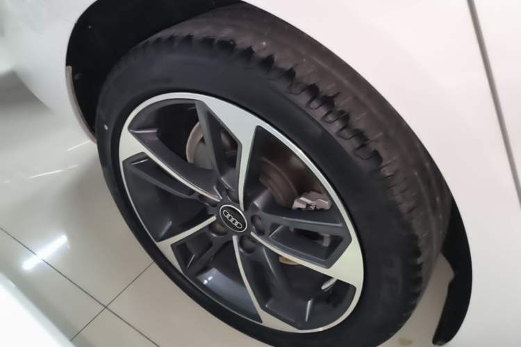 Used Audi A4L 2022 40 TFSI Fashion Dynamic Model Right Rear Wheel Hub