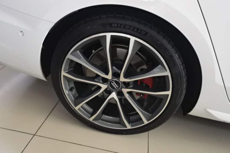 Used Audi A4L 2022 45 TFSI quattro Prestige Dynamic Edition Right Rear Wheel Hub