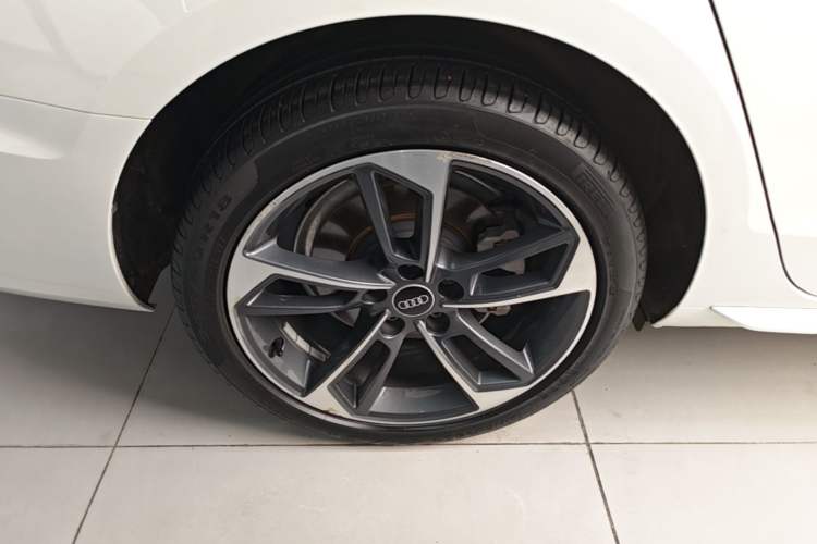 Used Audi A4L 2022 40 TFSI Fashion Dynamic Model Right Rear Wheel Hub