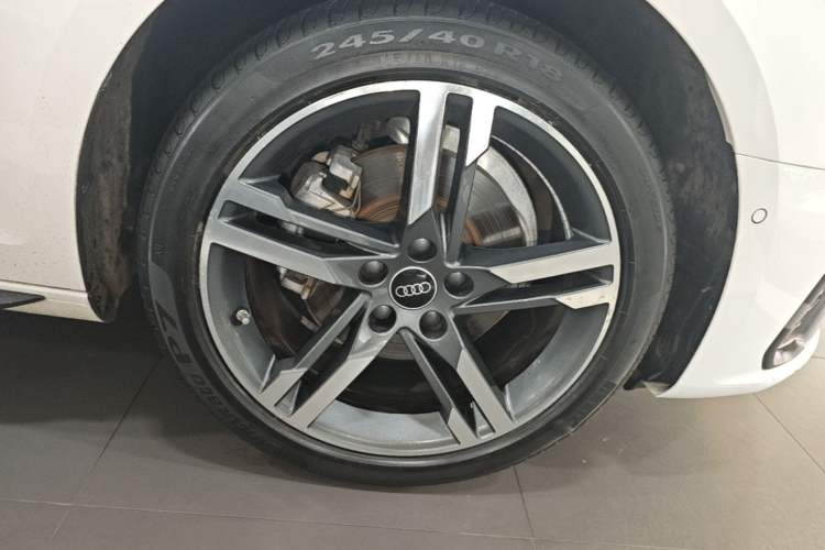 Used Audi A4L 2022 40 TFSI Luxury Dynamic Model Right Rear Wheel Hub