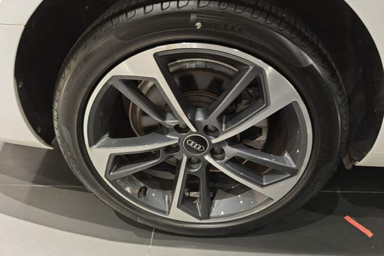 Used Audi A4L 2022 40 TFSI Fashion Dynamic Model Right Rear Wheel Hub