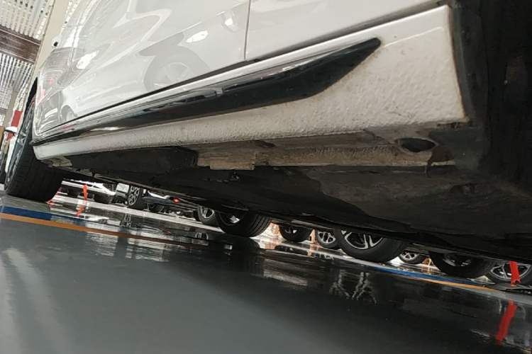 Used Audi A4L 2022 40 TFSI Luxury Dynamic Model Right Side Sill