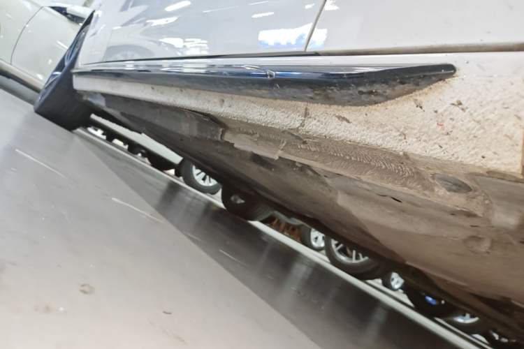 Used Audi A4L 2022 40 TFSI Luxury Dynamic Model Right Side Sill
