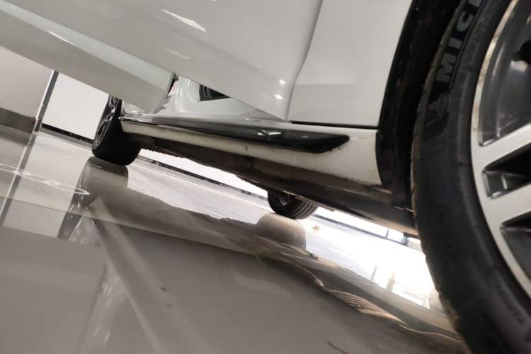 Used Audi A4L 2022 40 TFSI Luxury Dynamic Model Right Side Sill