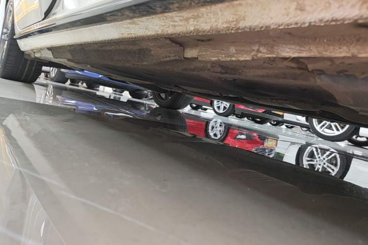 Used Audi A4L 2022 40 TFSI Luxury Dynamic Model Right Side Sill