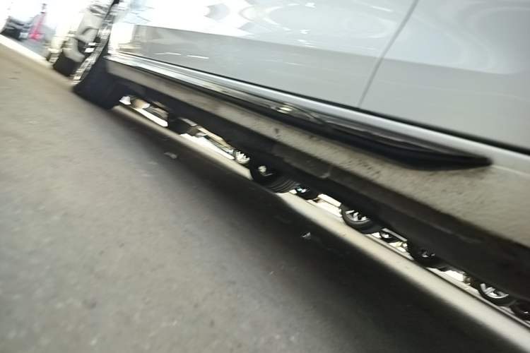 Used Audi A4L 2022 40 TFSI Luxury Dynamic Model Right Side Sill