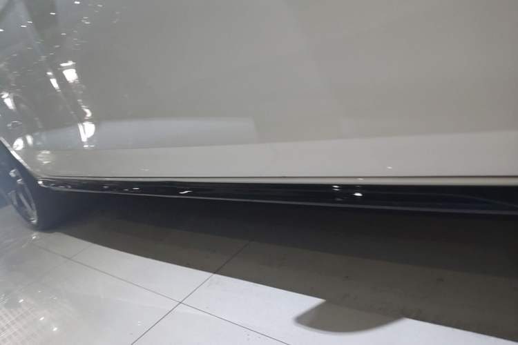 Used Audi A4L 2022 40 TFSI Luxury Dynamic Model Right Side Sill