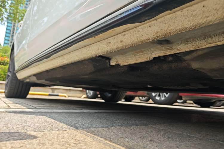 Used Audi A4L 2022 40 TFSI Luxury Prestige Edition Right Side Sill
