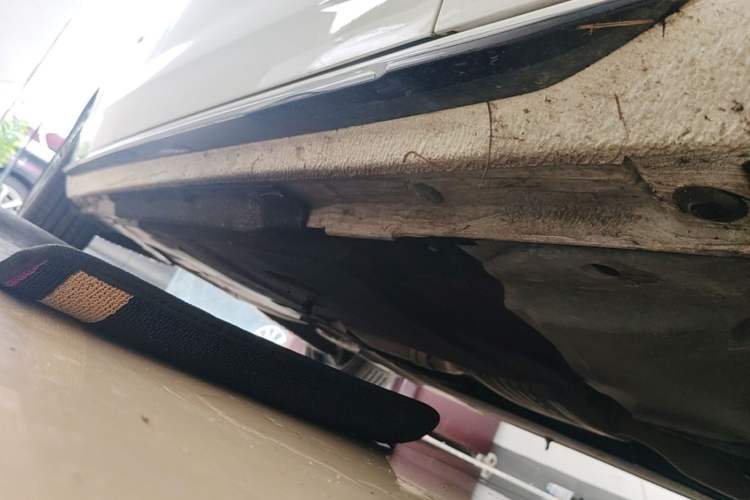 Used Audi A4L 2022 40 TFSI Luxury Dynamic Model Right Side Sill