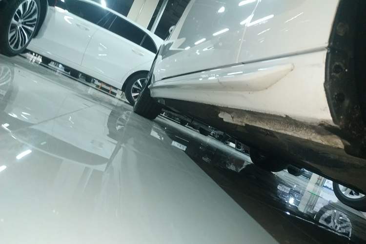 Used Audi A4L 2022 40 TFSI Stylish and Elegant Edition Right Side Sill